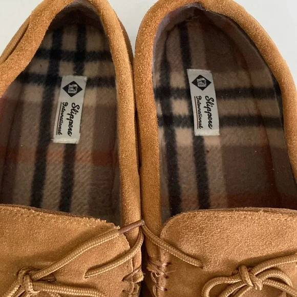 Men's Tan Moccasin Slippers Loafers Sz 14 like new International leather suede - Picture 5 of 8